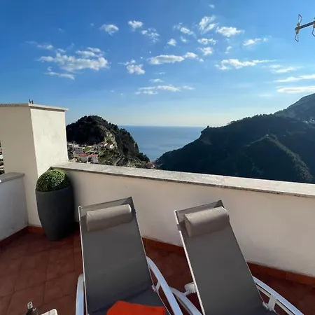 Dai Nonni Seaview With Roof Terrace Over The Sea